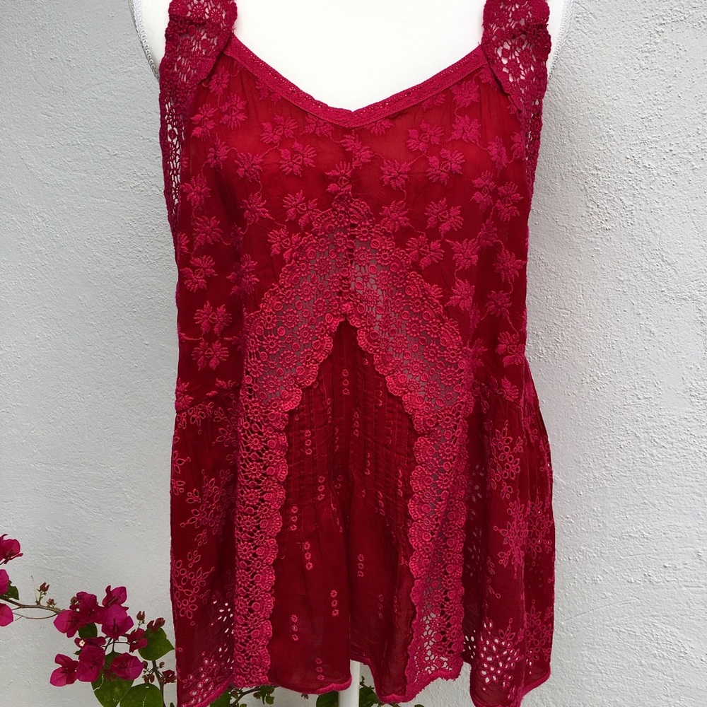 JohnnyWas embroidered top M.